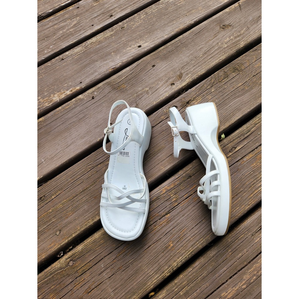 Vintage 90s Y2K Fioni Wedge Sandals White Strappy Platform Bratz Chunky Heel 7.5